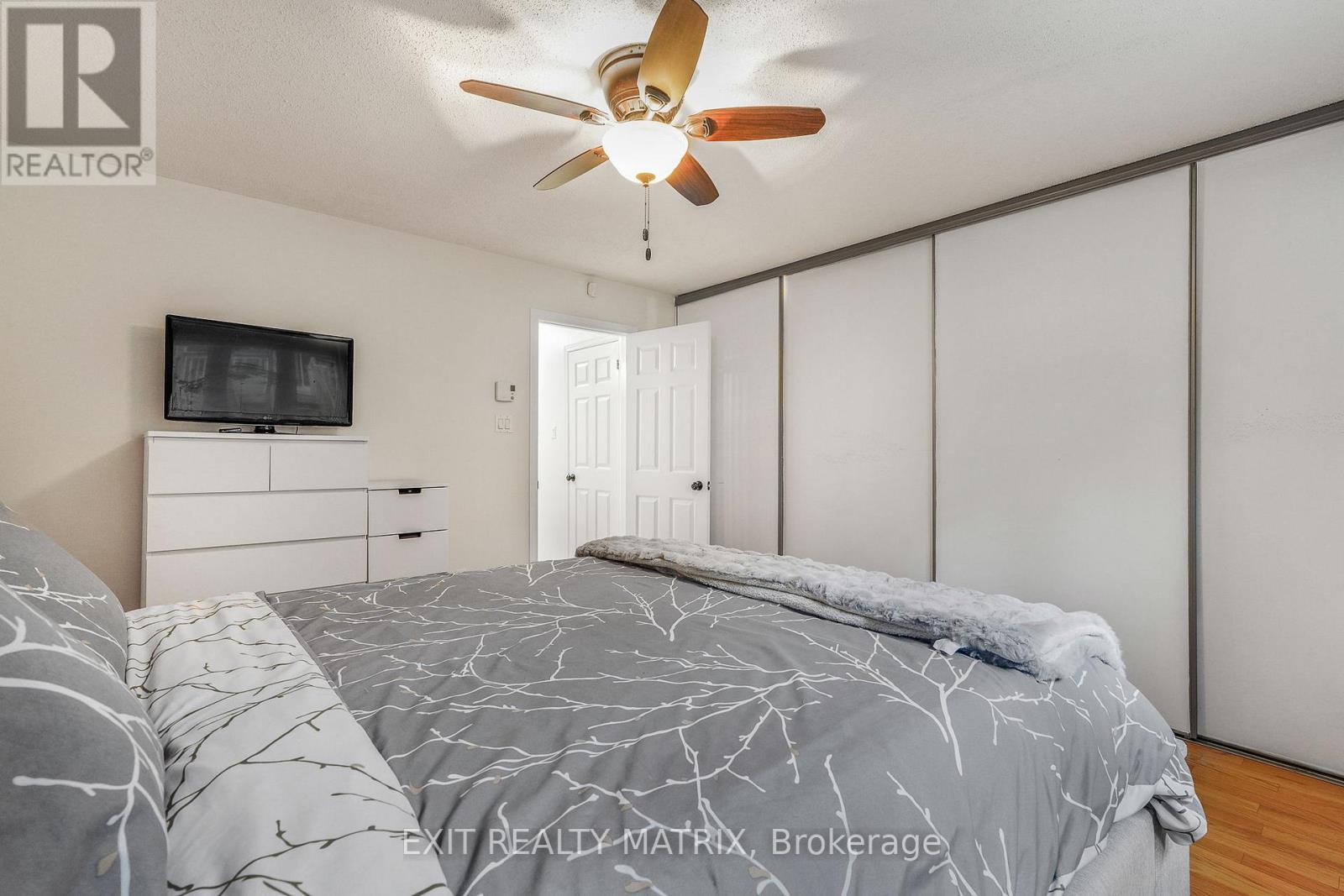 20 - 458 Briston Private