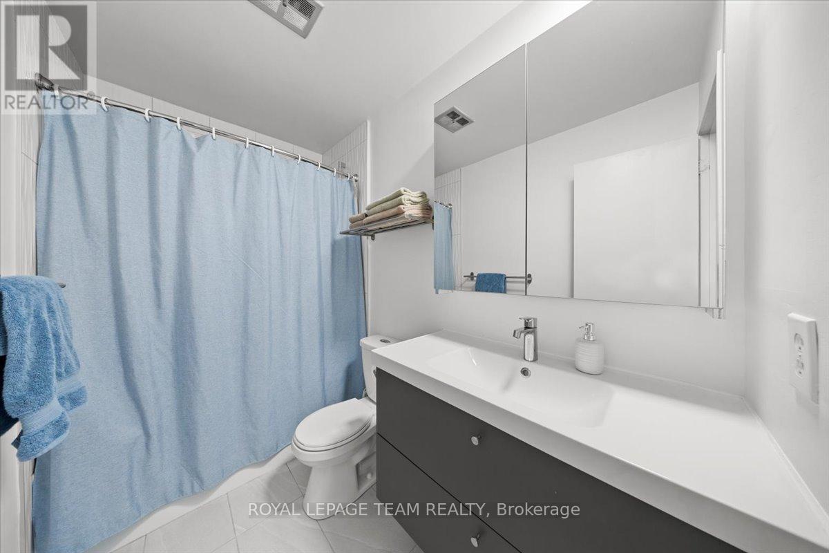 40 - 3230 Uplands Drive