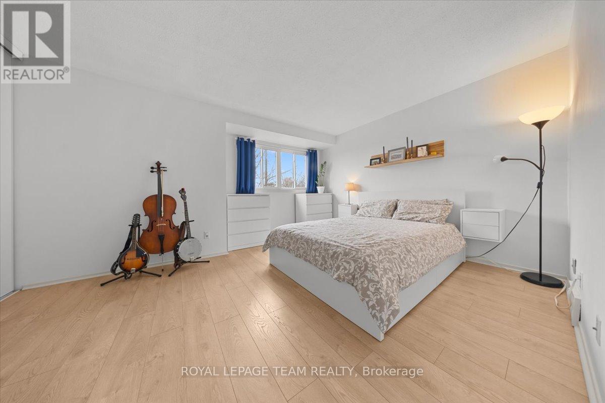 40 - 3230 Uplands Drive