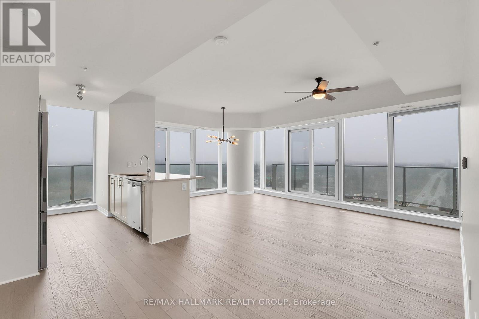 1904 - 805 Carling Avenue