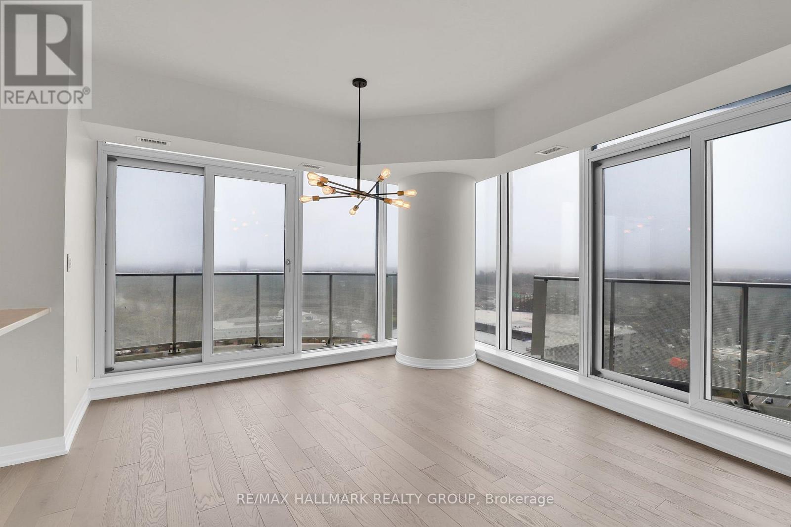 1904 - 805 Carling Avenue