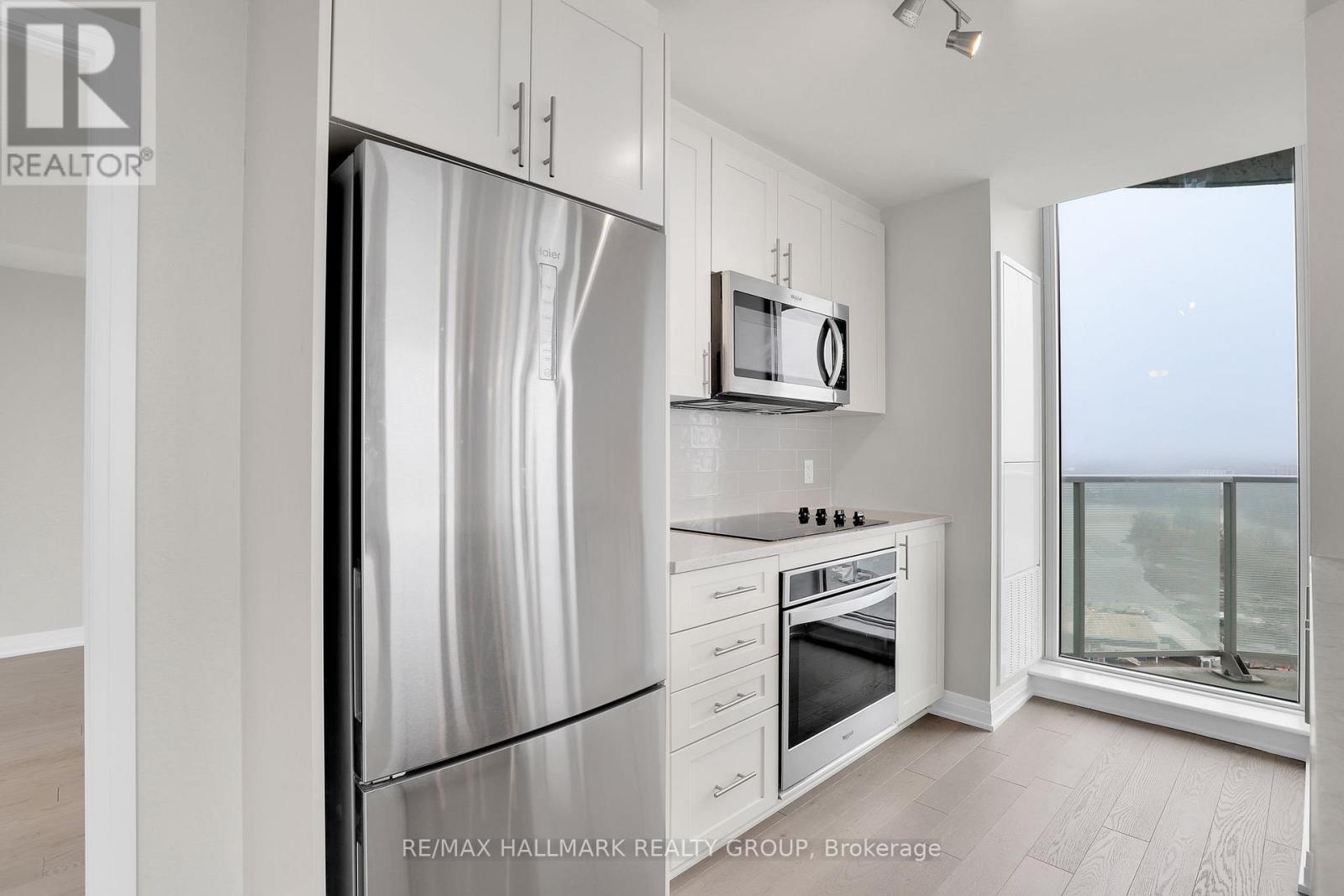 1904 - 805 Carling Avenue