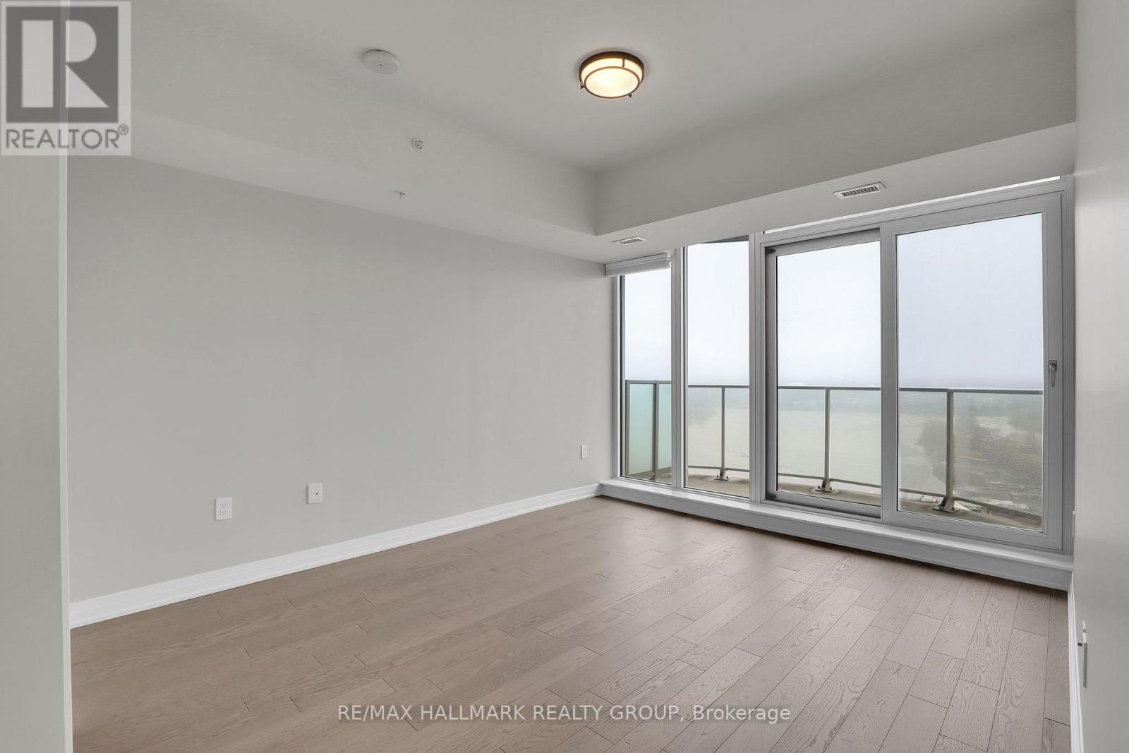 1904 - 805 Carling Avenue