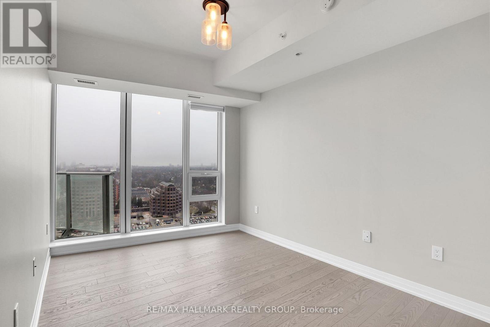 1904 - 805 Carling Avenue