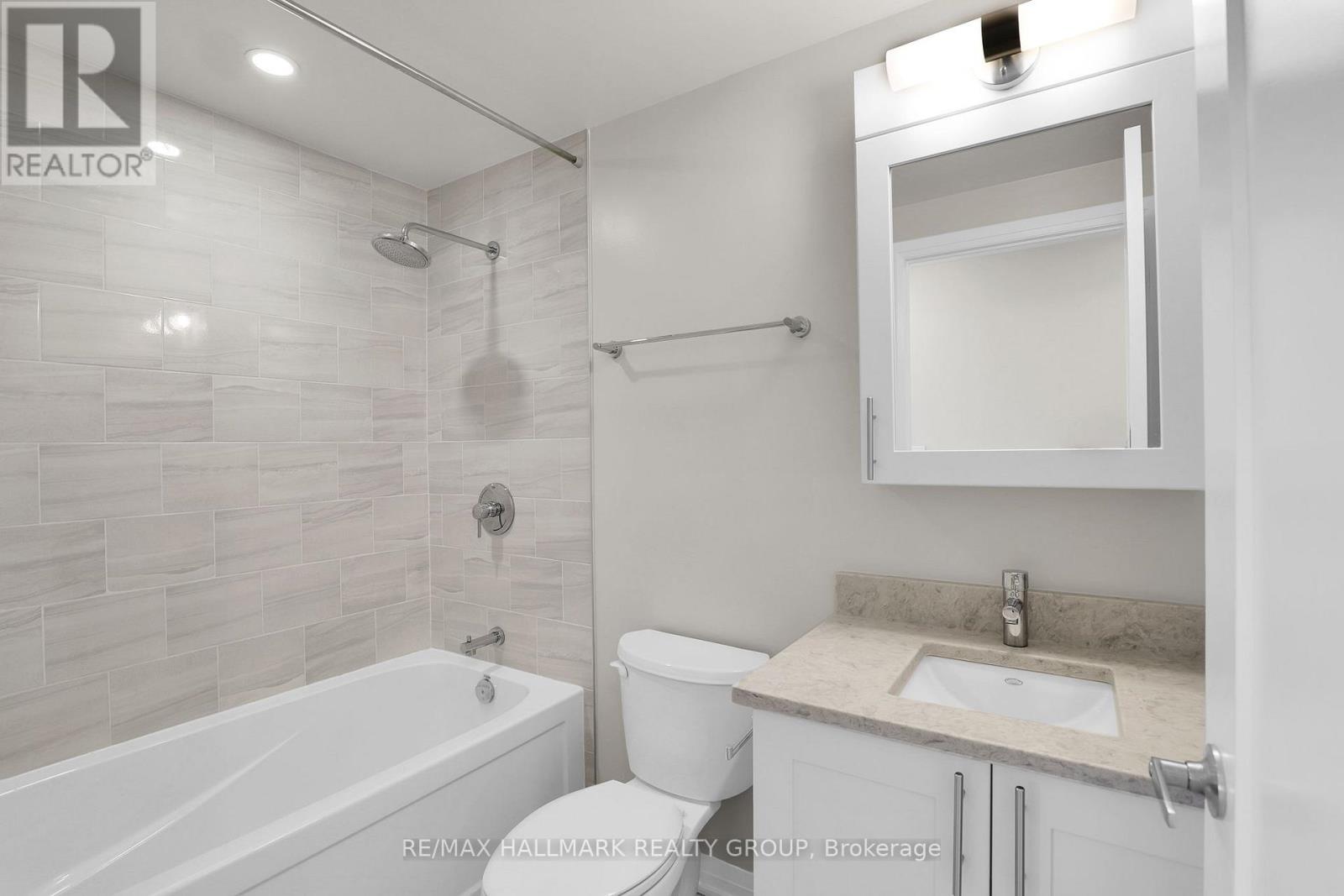 1904 - 805 Carling Avenue