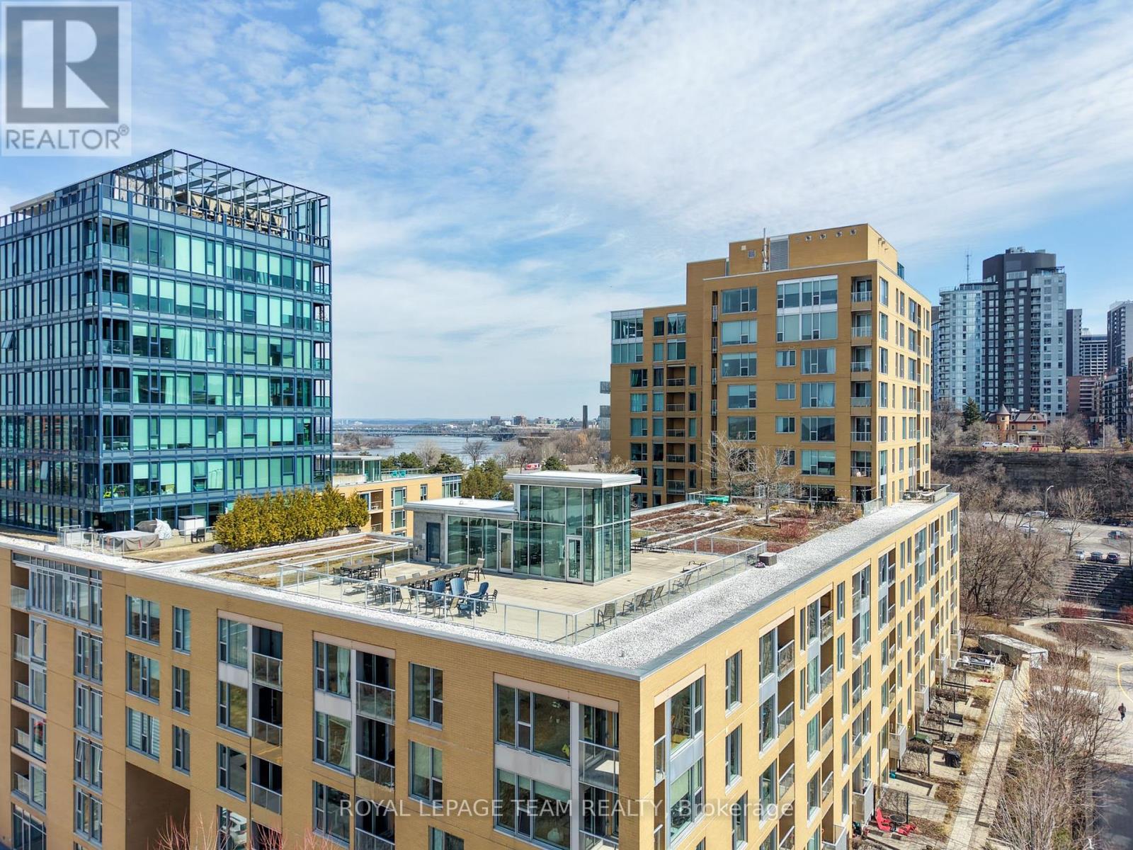 406 - 250 Lett Street