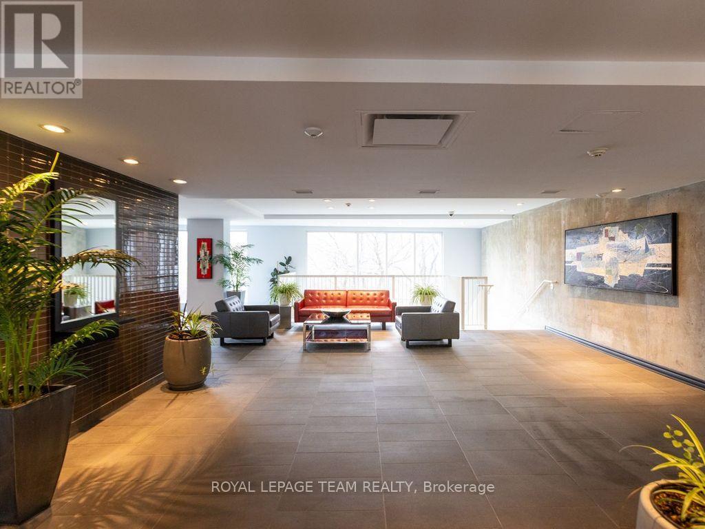 406 - 250 Lett Street