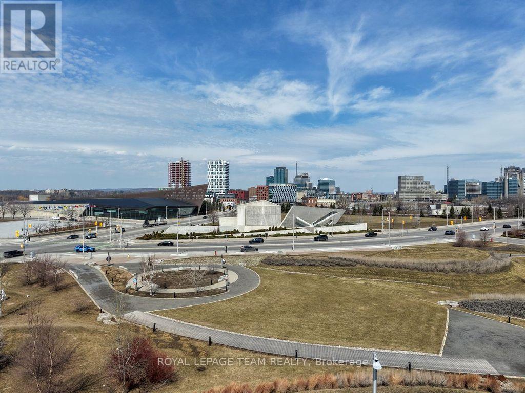 406 - 250 Lett Street