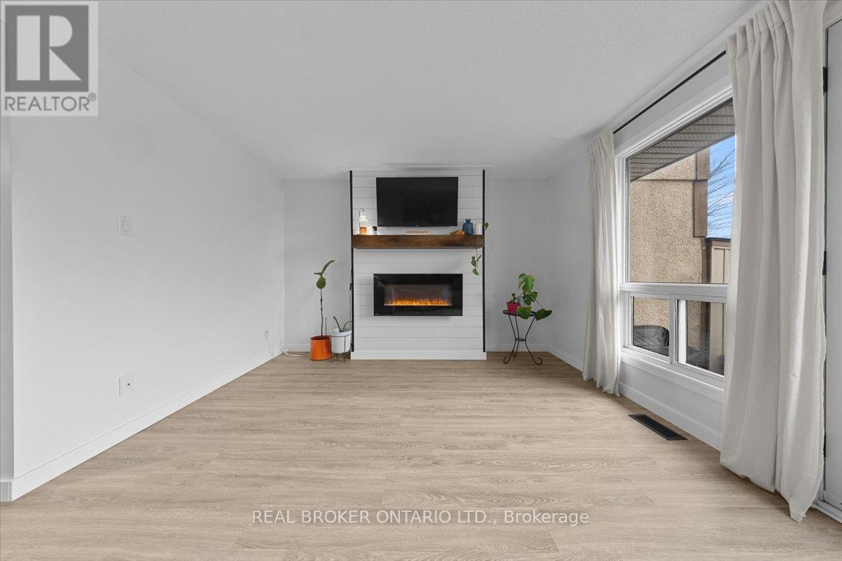 2049 Stonehenge Crescent