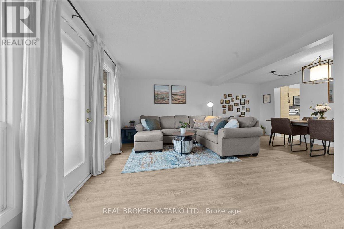 2049 Stonehenge Crescent