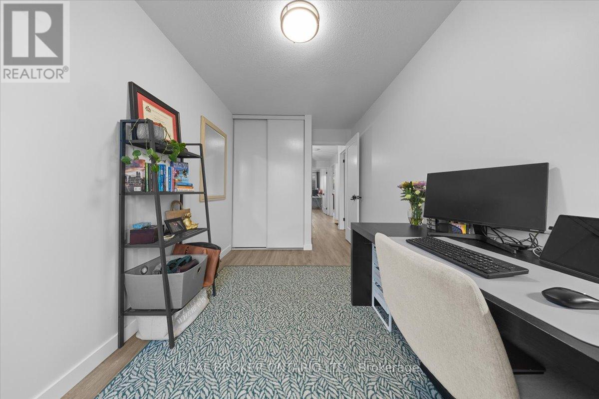 2049 Stonehenge Crescent