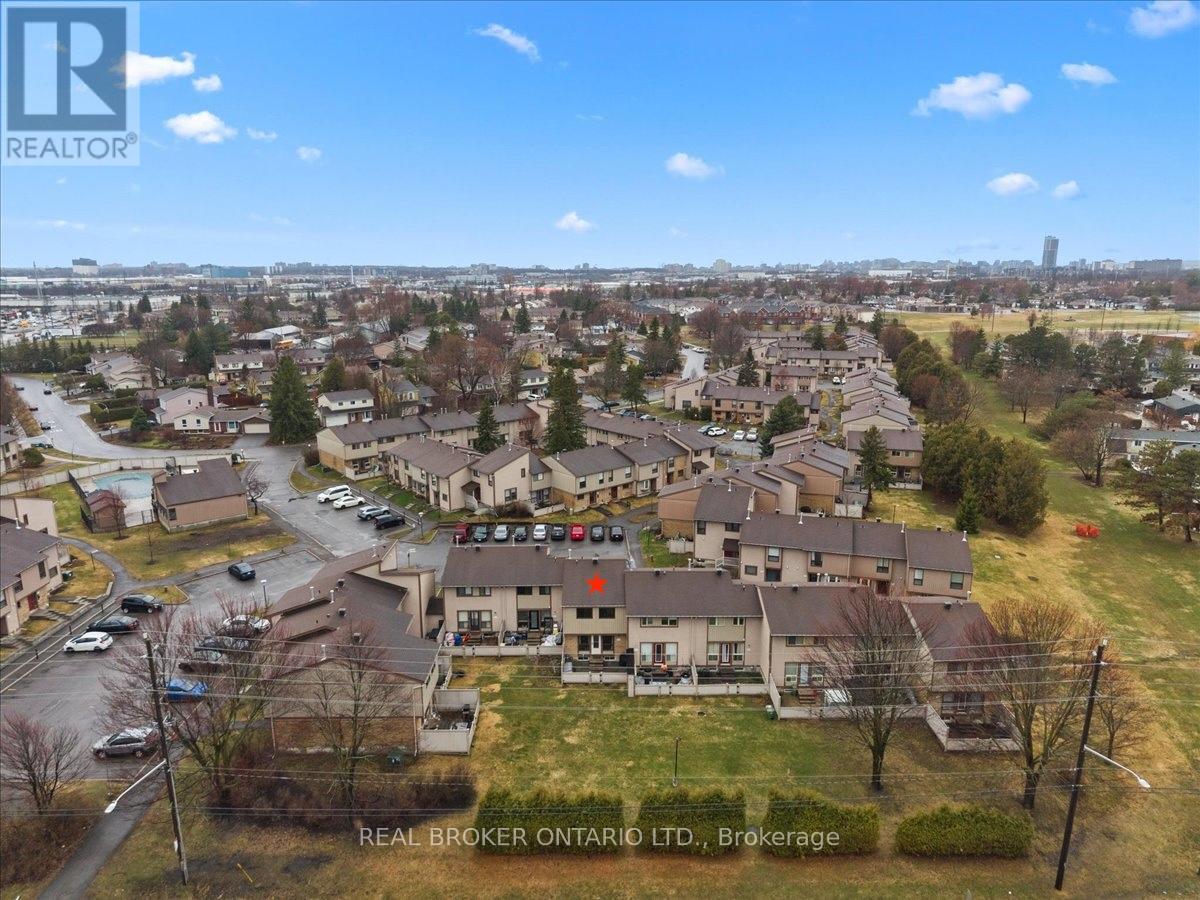 2049 Stonehenge Crescent