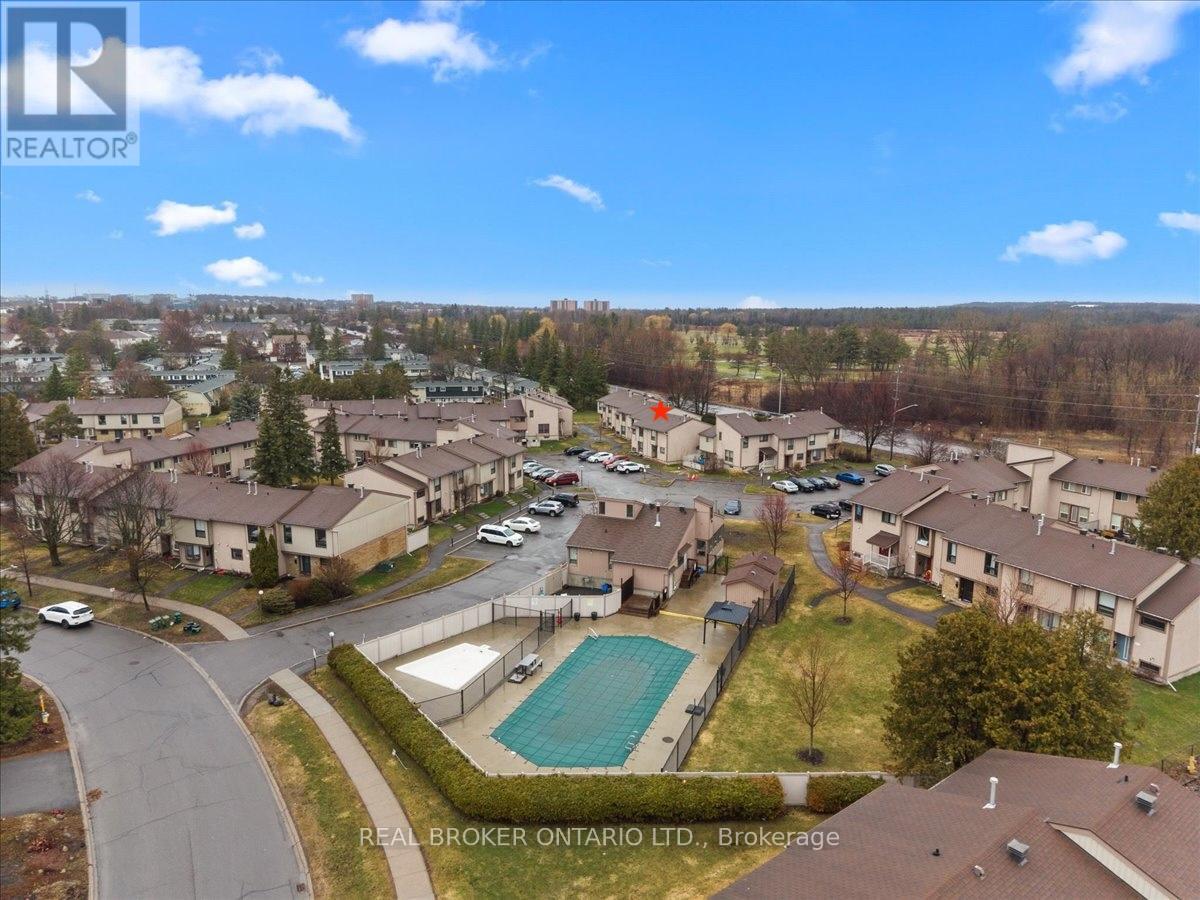 2049 Stonehenge Crescent