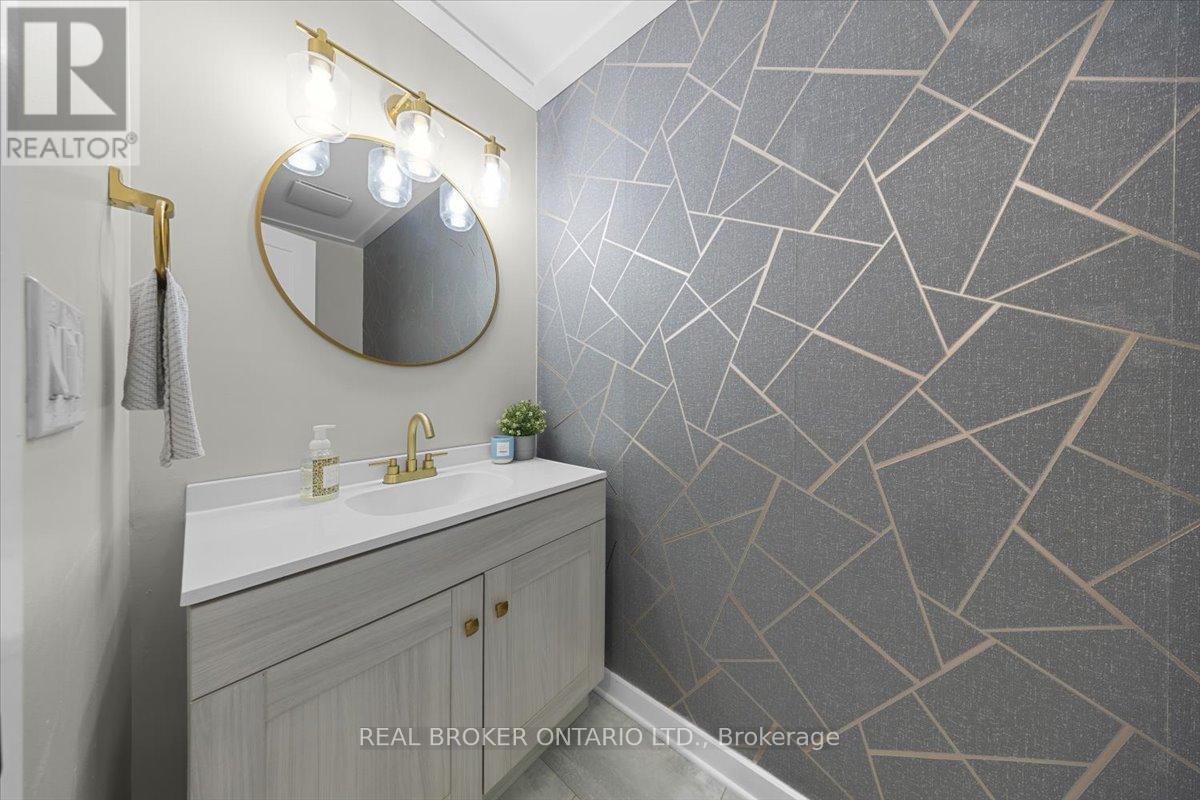 2049 Stonehenge Crescent