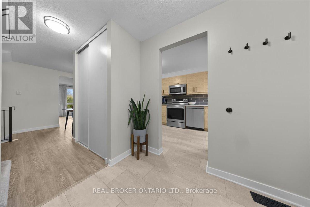 2049 Stonehenge Crescent