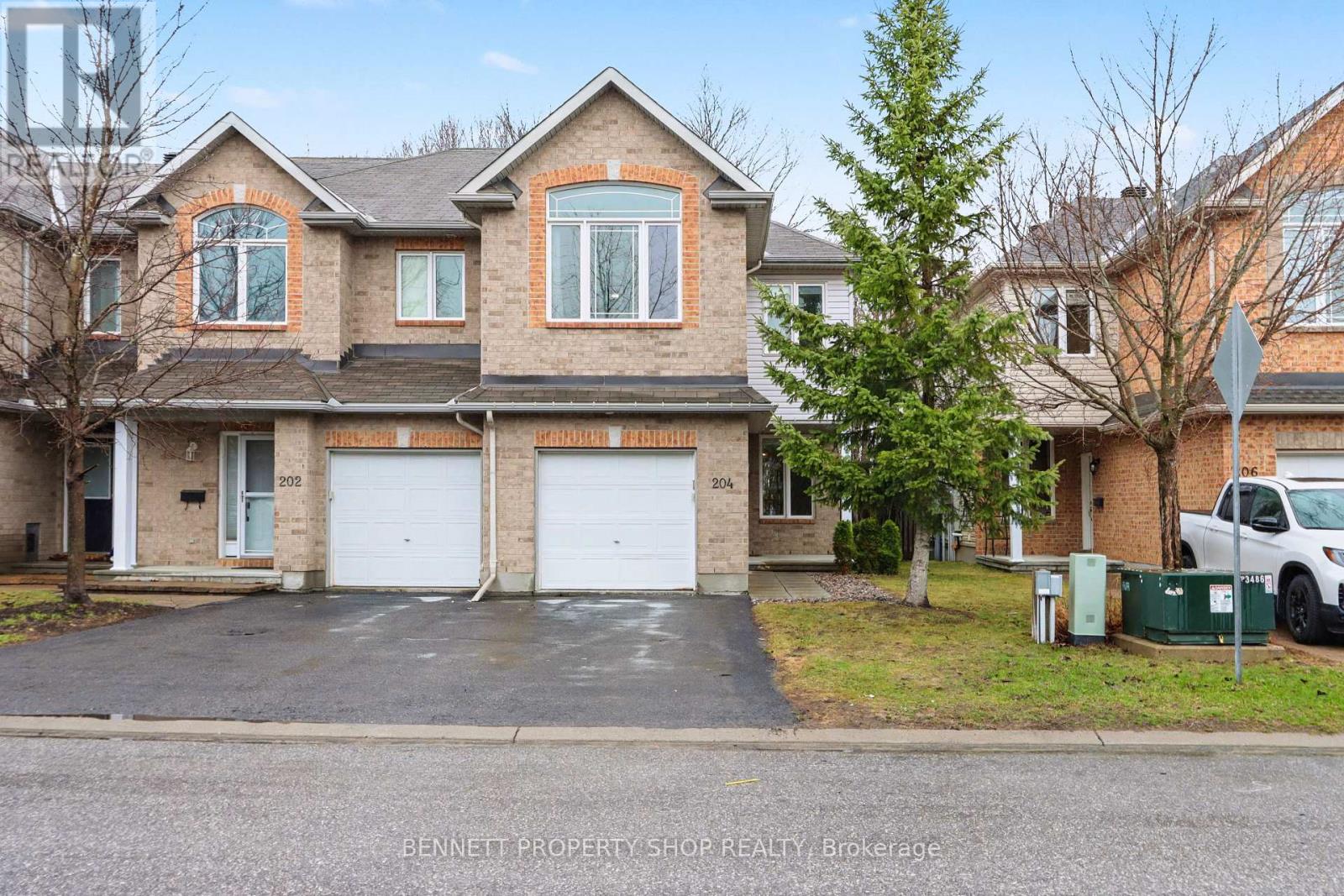 204 Talltree Crescent