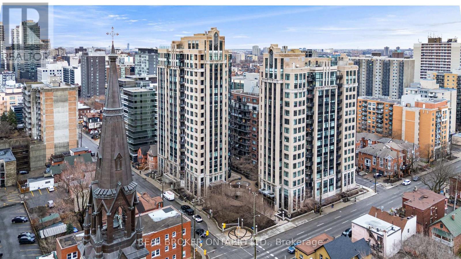 810 - 235 Kent Street