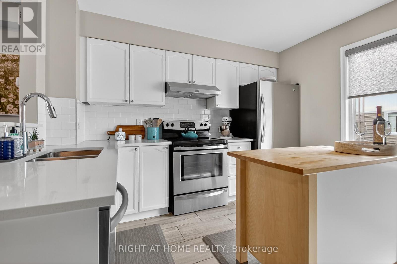 24 Manhattan Crescent