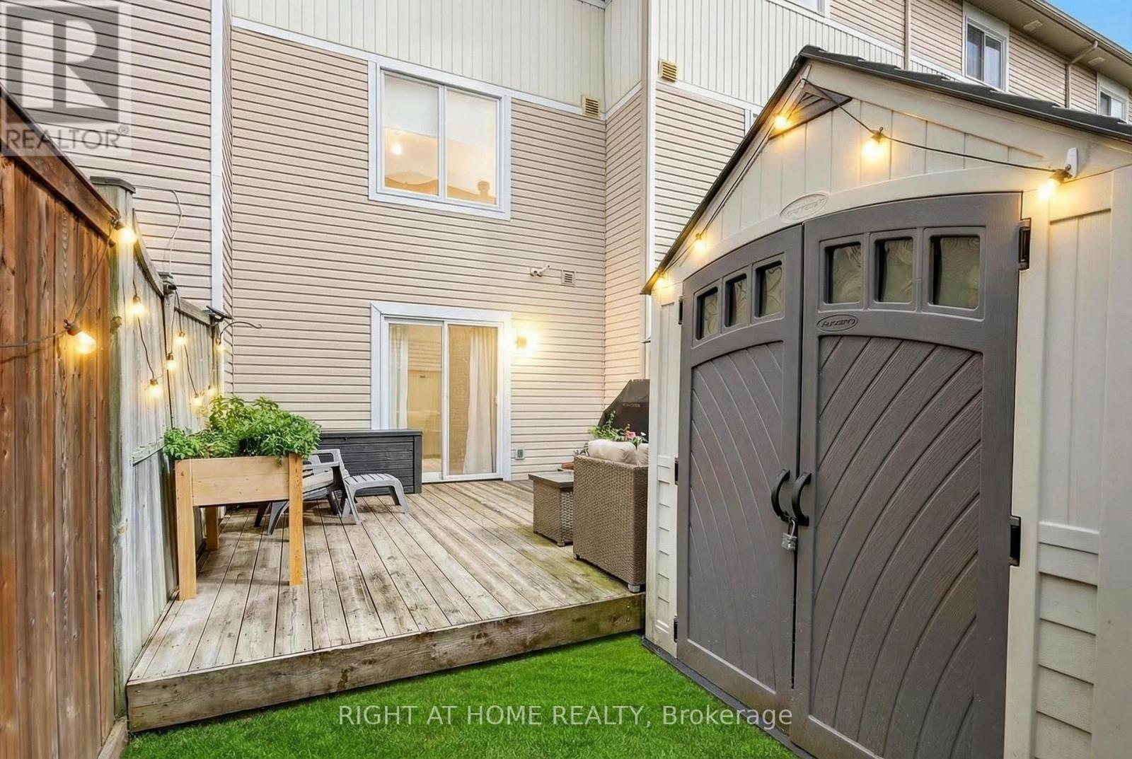 24 Manhattan Crescent