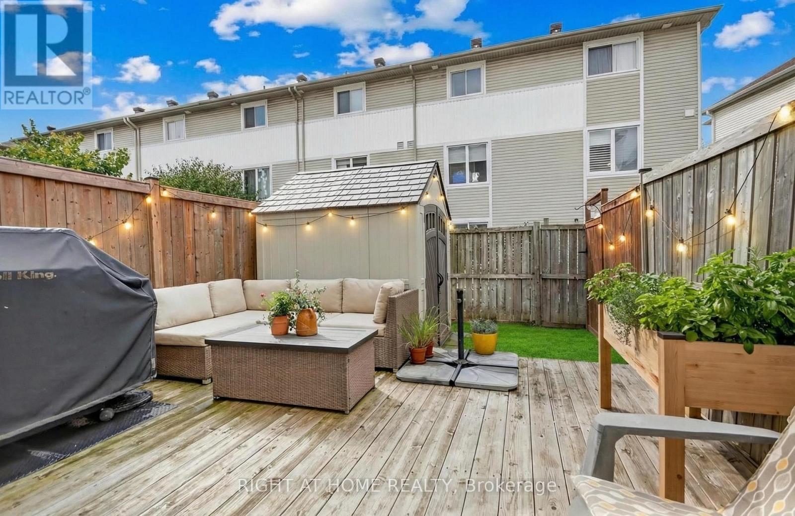 24 Manhattan Crescent