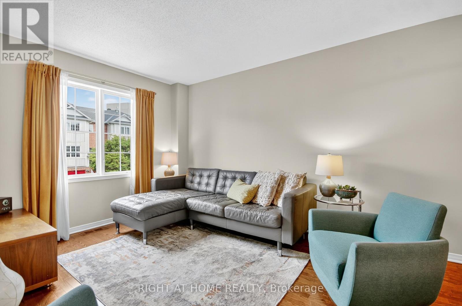 24 Manhattan Crescent