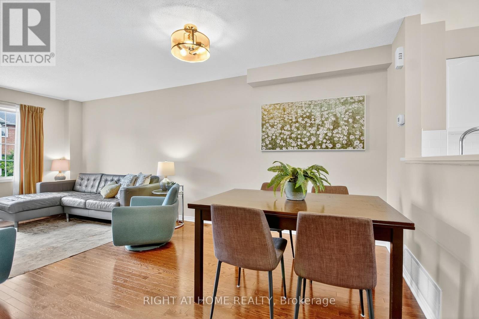 24 Manhattan Crescent