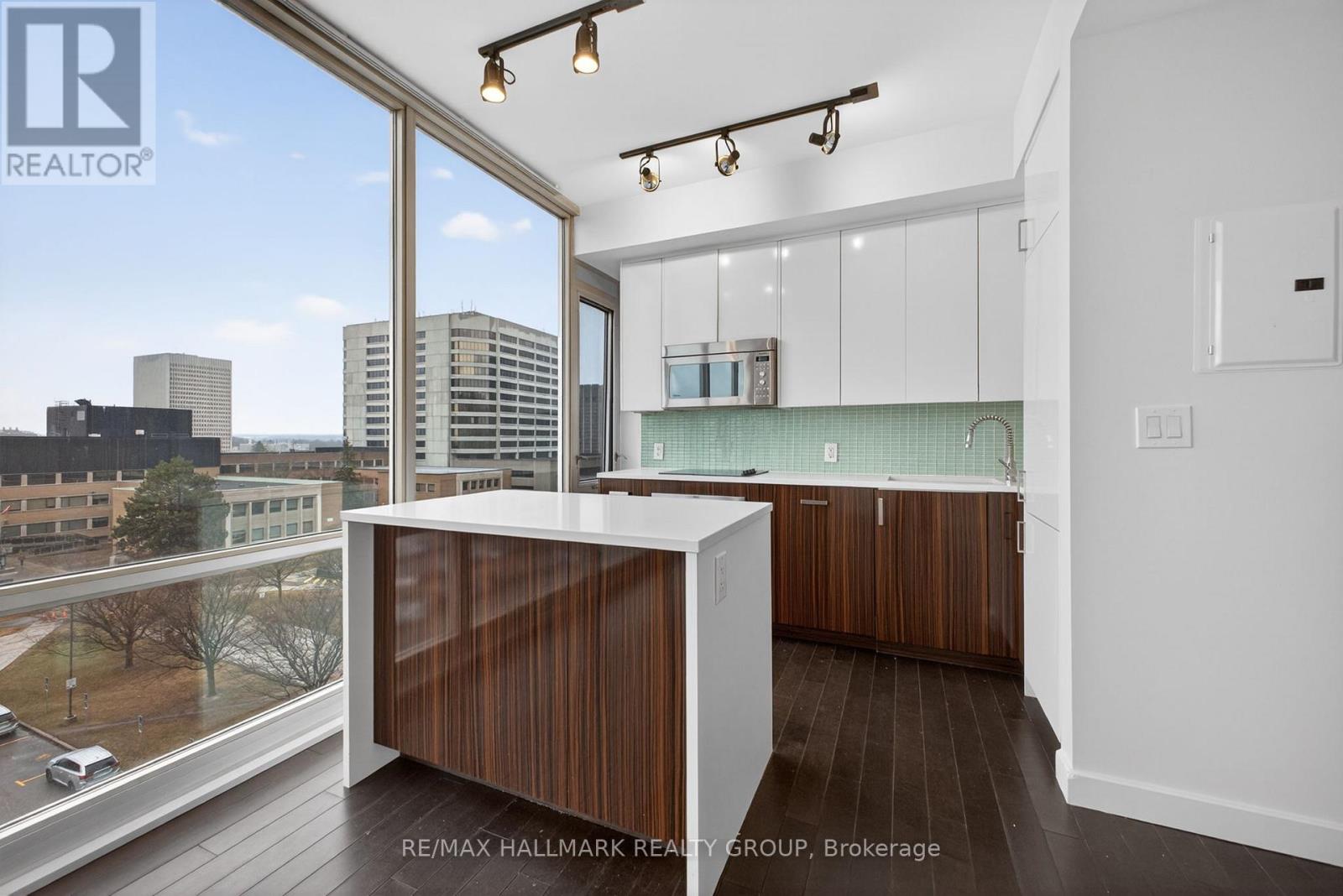 705 - 201 Parkdale Avenue