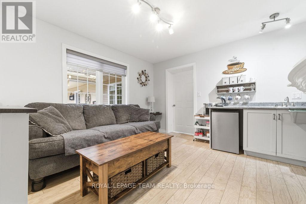 5195 Mcdonald's Corners Road