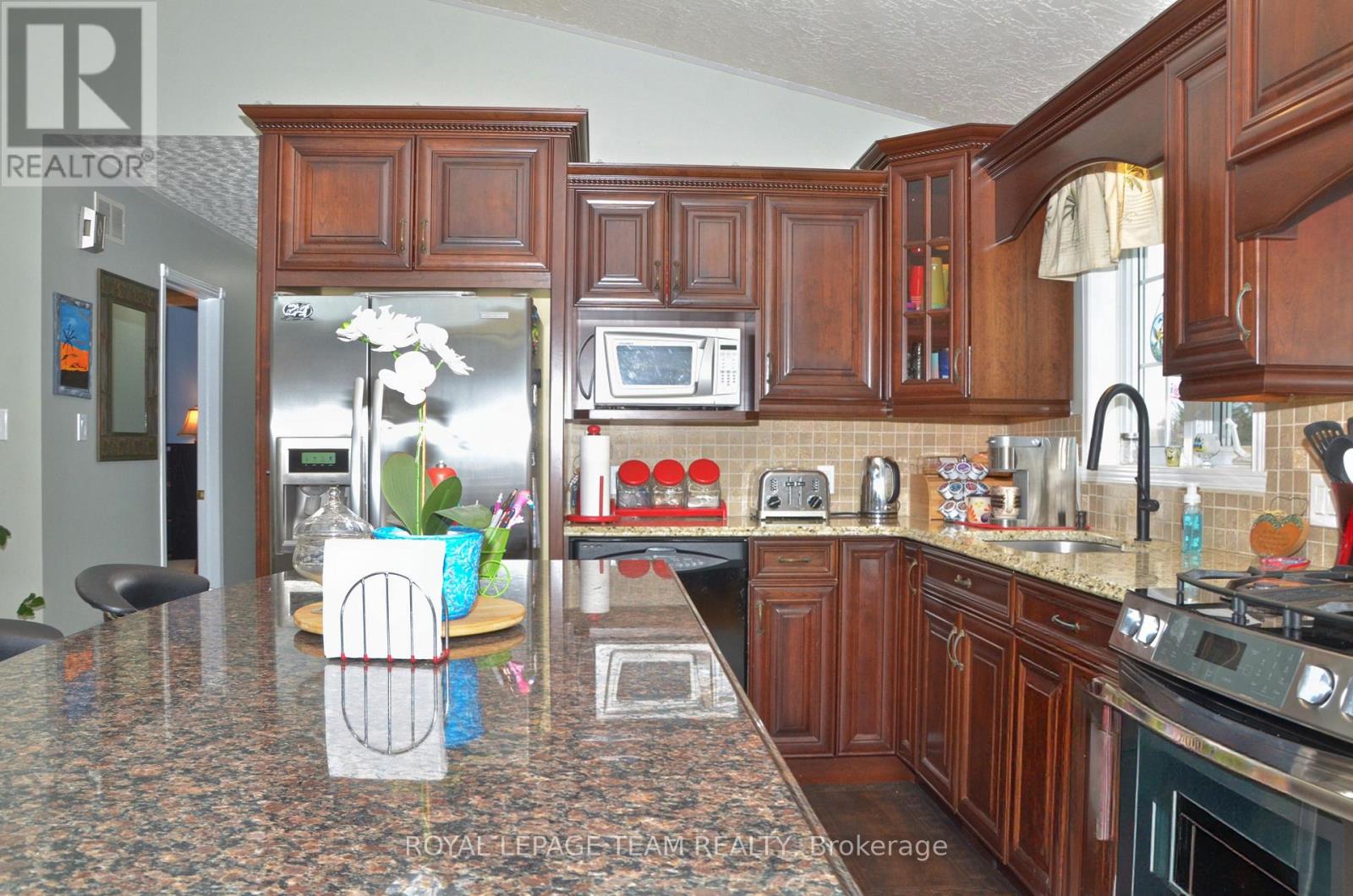 11708 Breezewood Avenue S