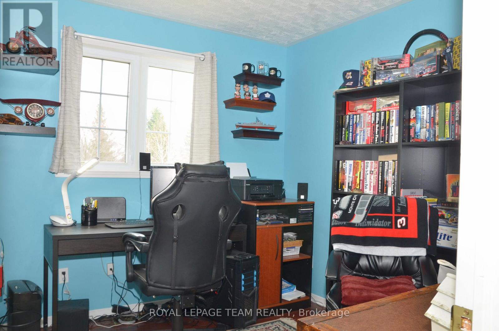 11708 Breezewood Avenue S