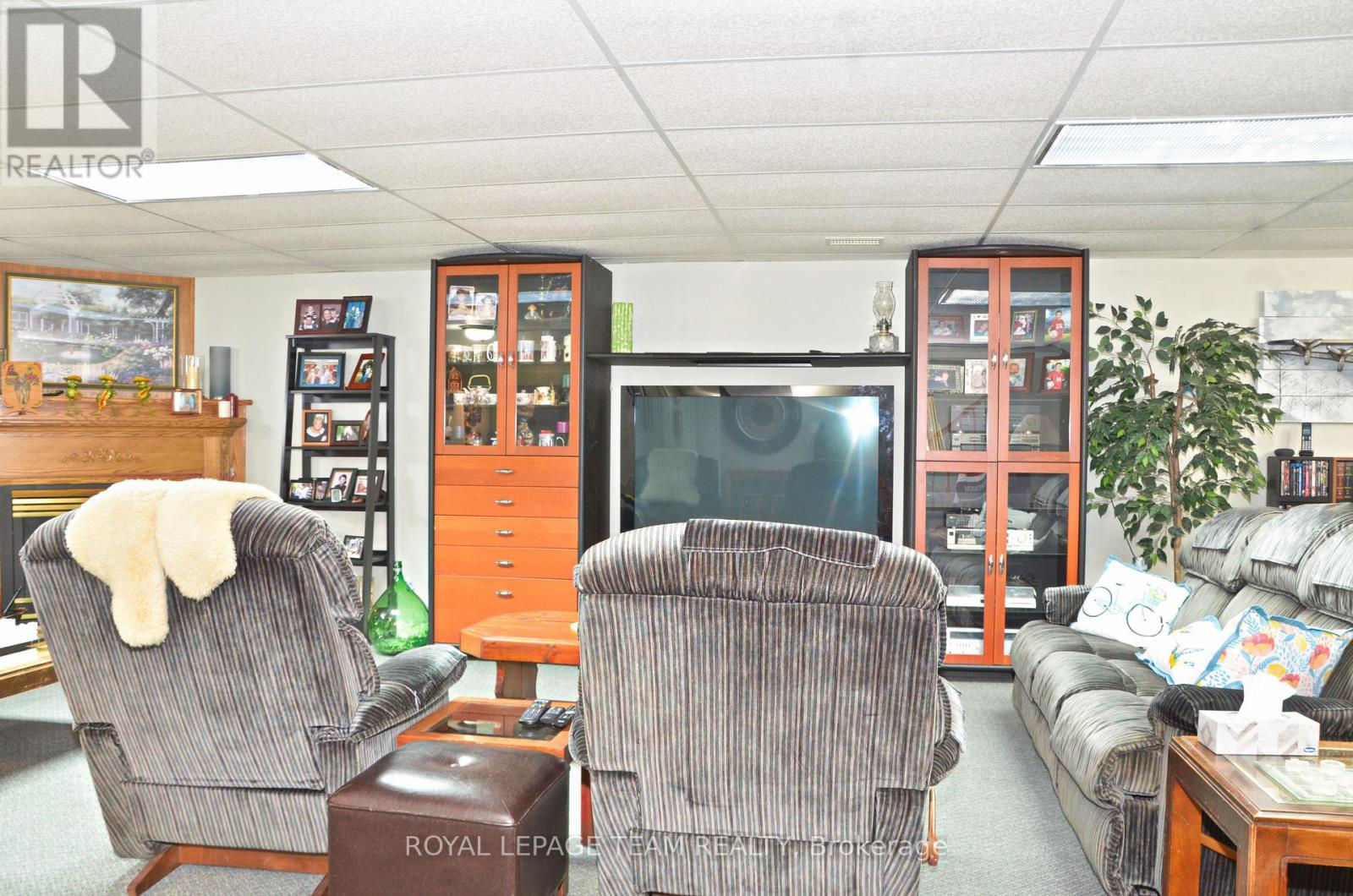 11708 Breezewood Avenue S