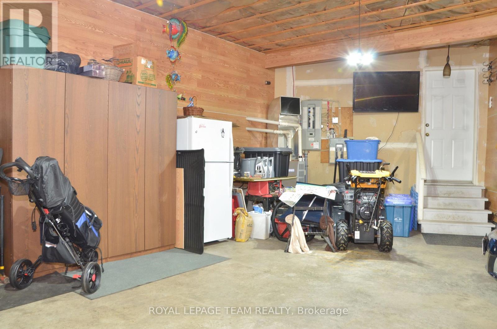 11708 Breezewood Avenue S