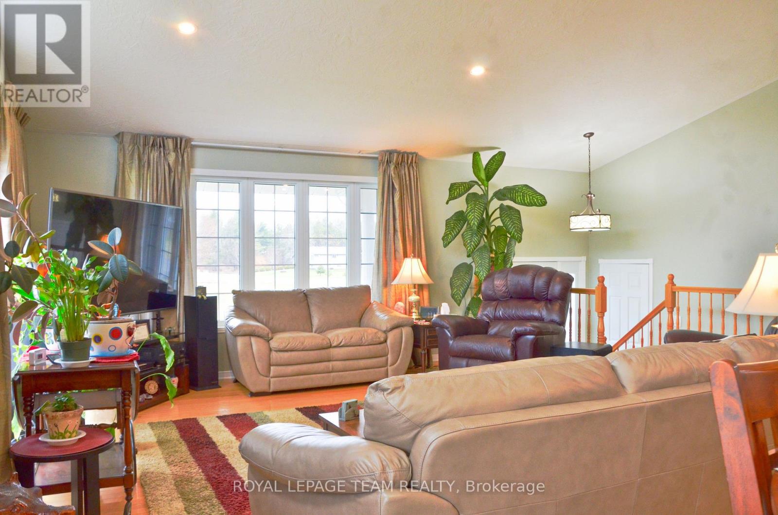 11708 Breezewood Avenue S