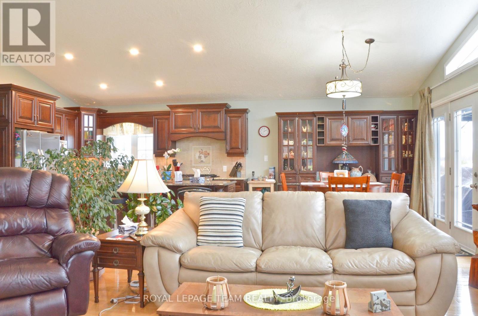 11708 Breezewood Avenue S