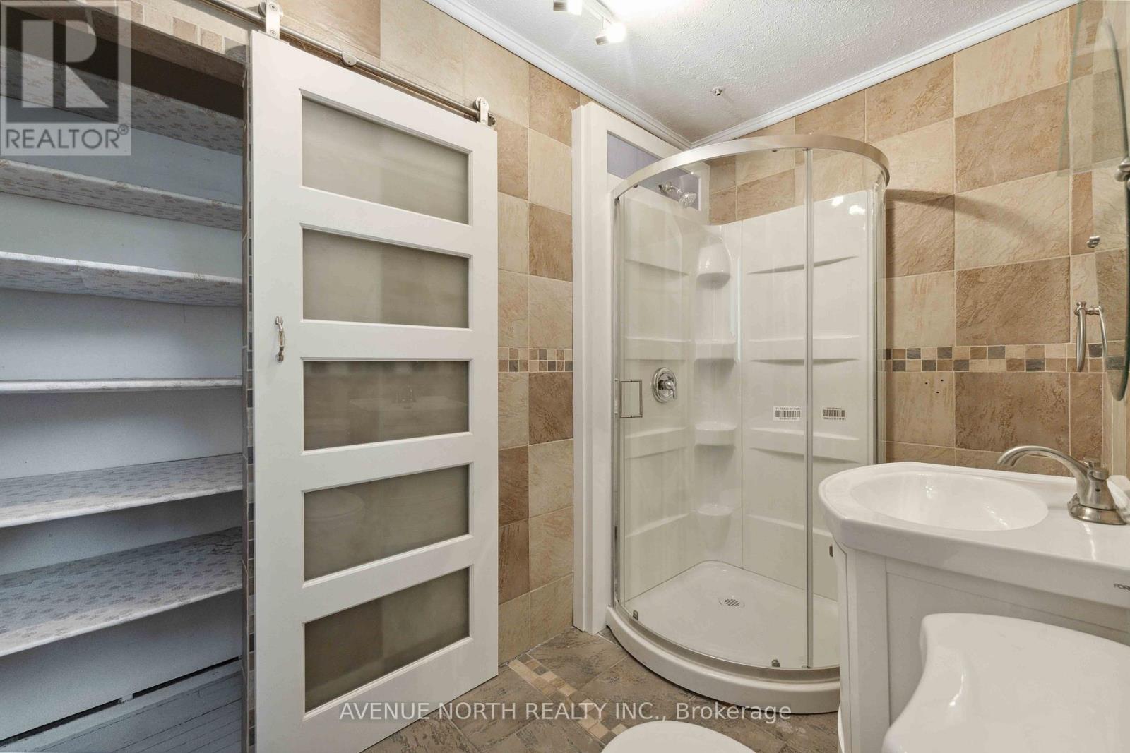 6958 Notre Dame Street