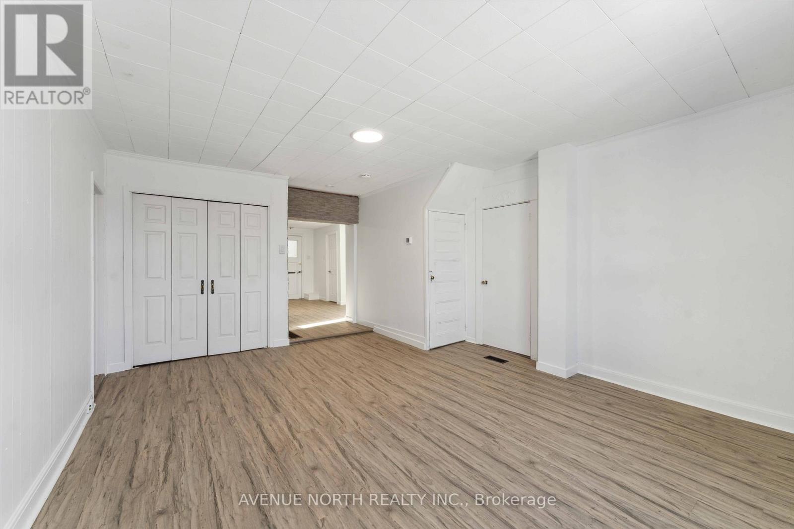 6958 Notre Dame Street