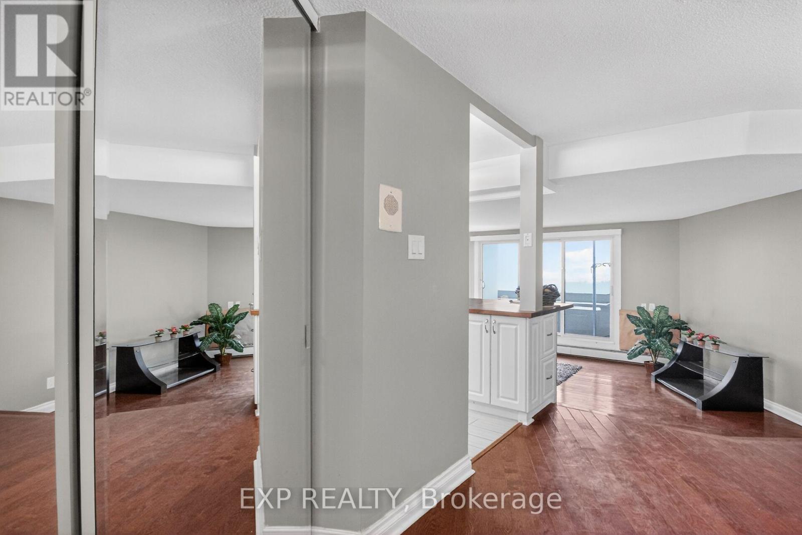 2009 - 1171 Ambleside Drive