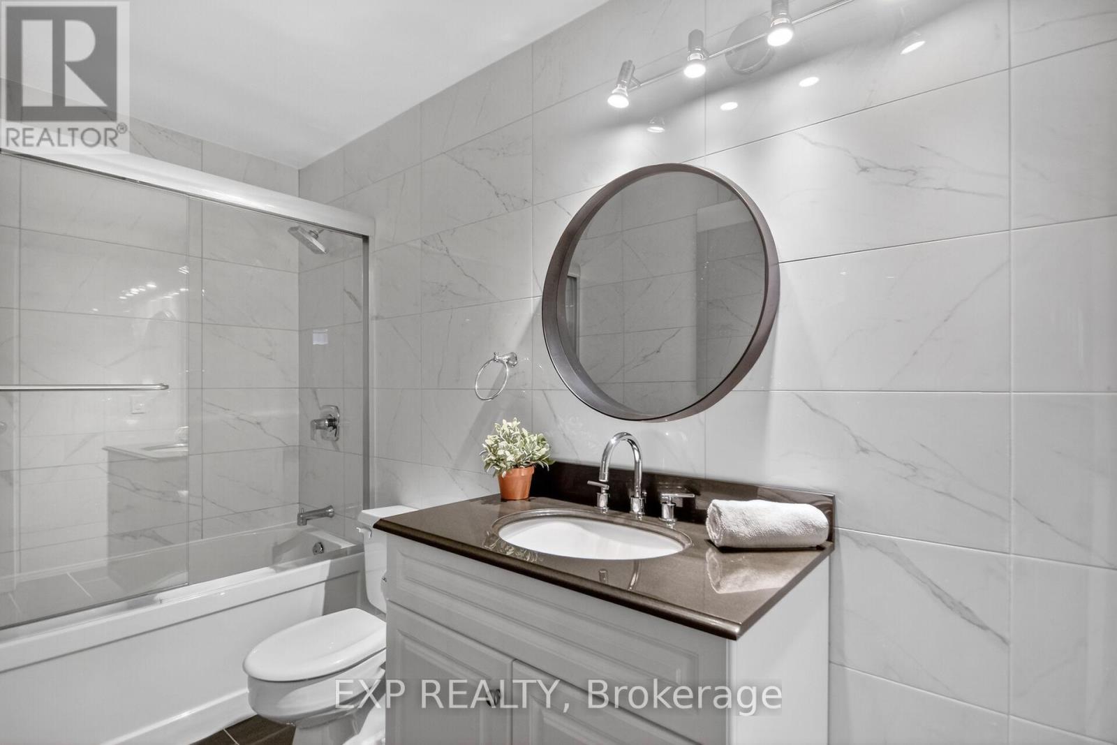 2009 - 1171 Ambleside Drive