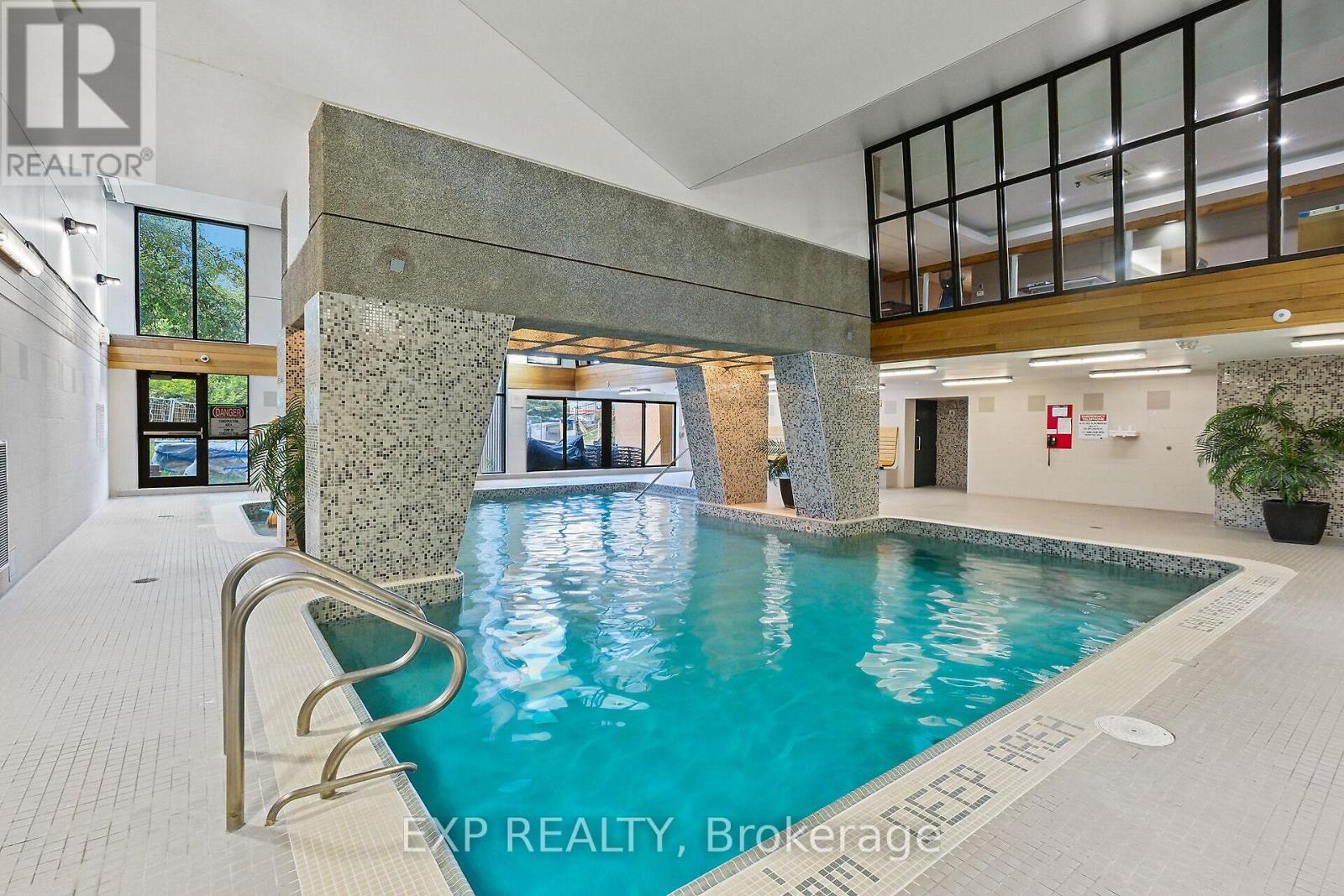 2009 - 1171 Ambleside Drive