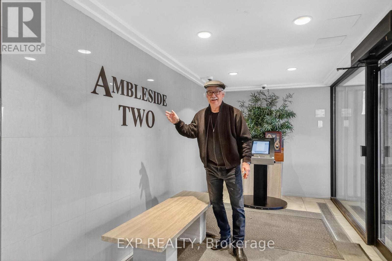 2009 - 1171 Ambleside Drive