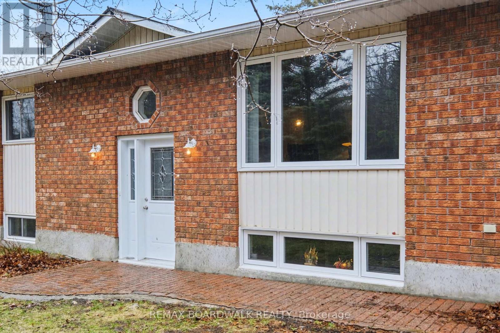 684 County Road 44 Road S