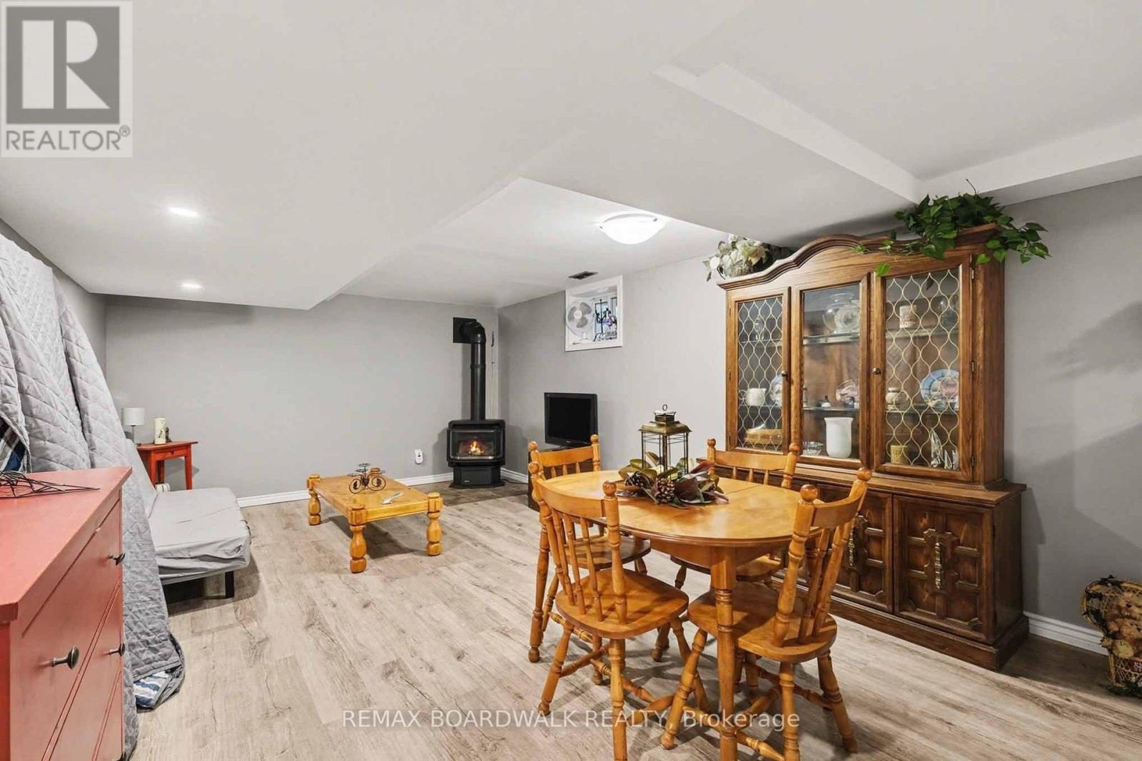 684 County Road 44 Road S