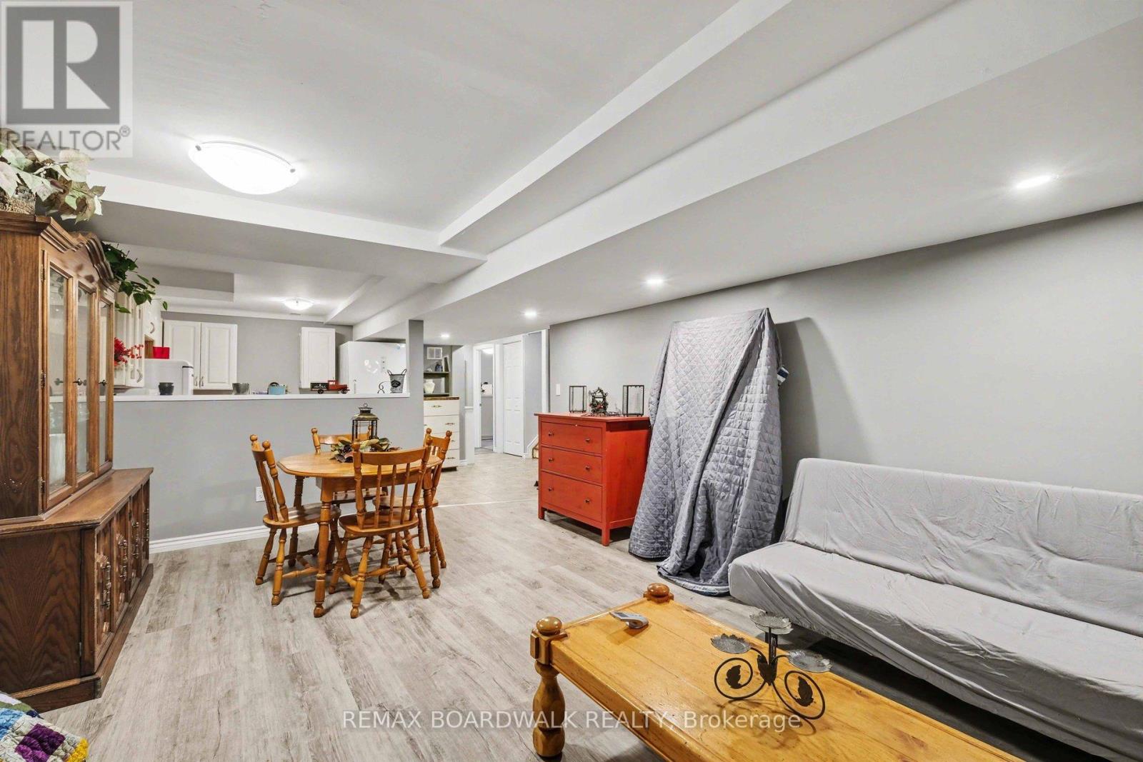 684 County Road 44 Road S