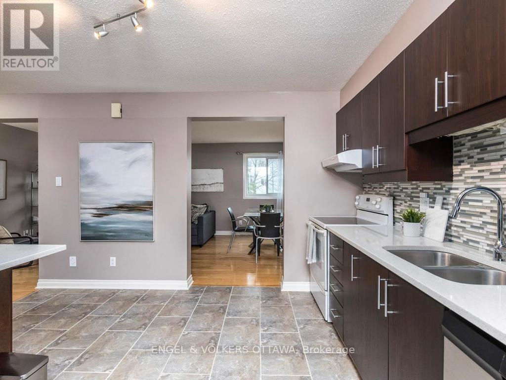 31 Castlegreen Private