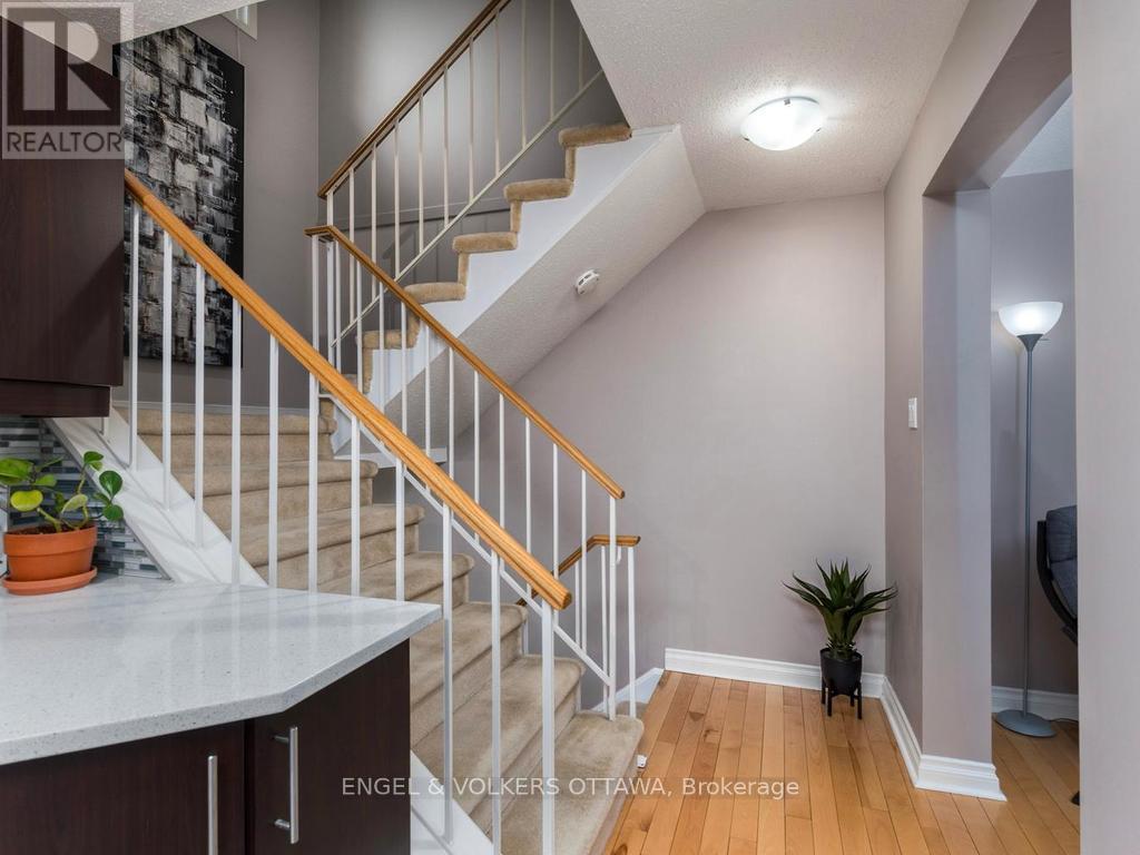 31 Castlegreen Private