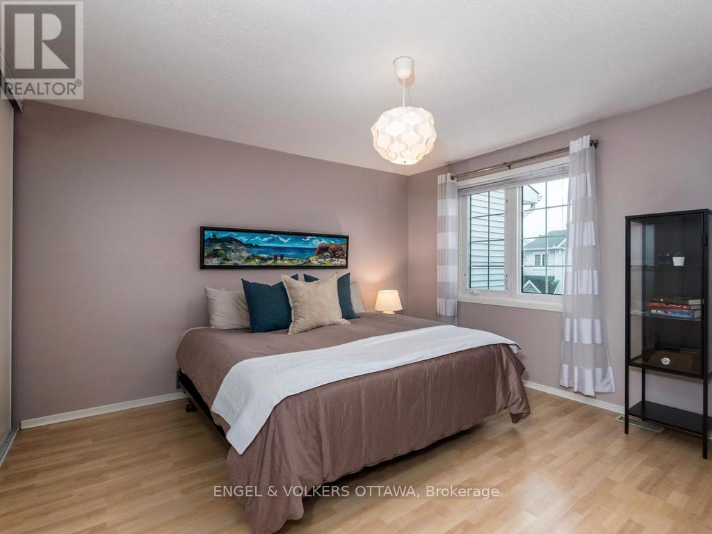 31 Castlegreen Private