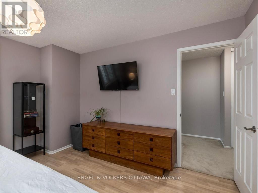 31 Castlegreen Private