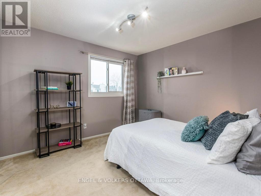 31 Castlegreen Private