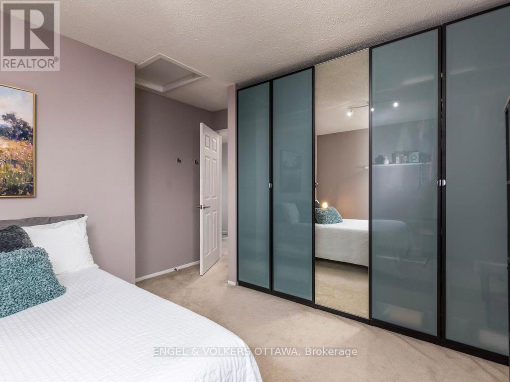 31 Castlegreen Private