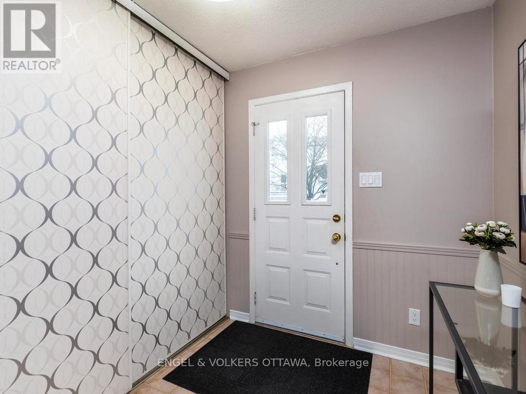 31 Castlegreen Private